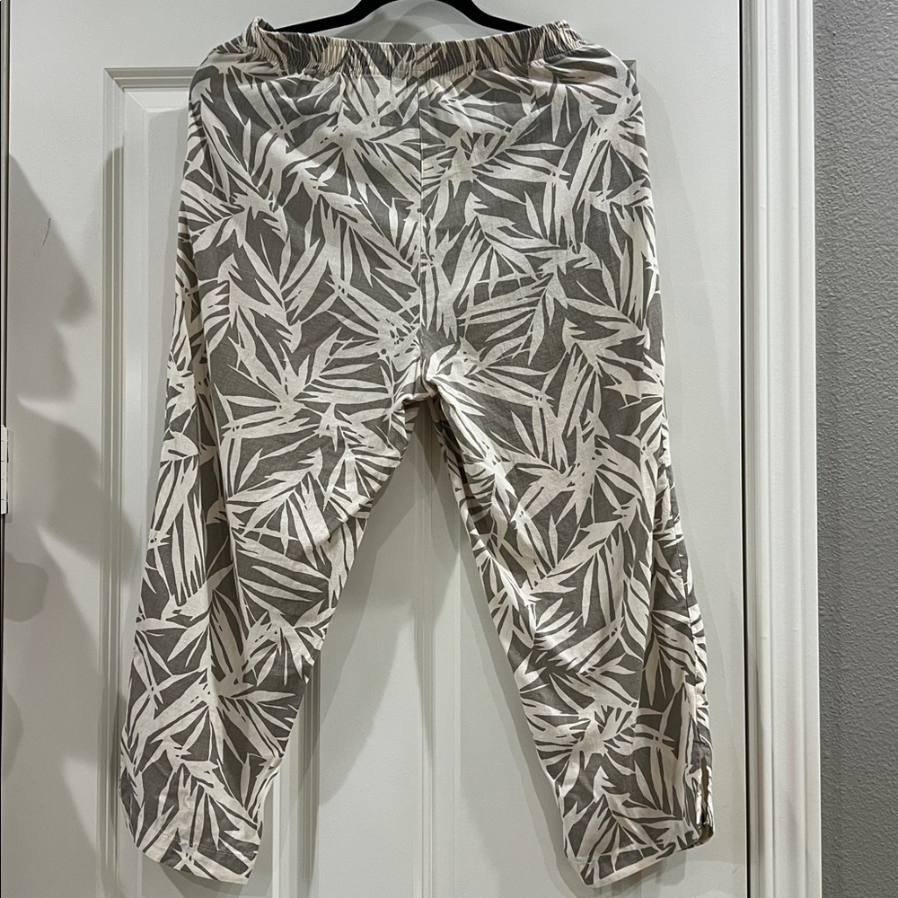 Cathy palm leaf print linen blend capri pant size M - Picture 3 of 3